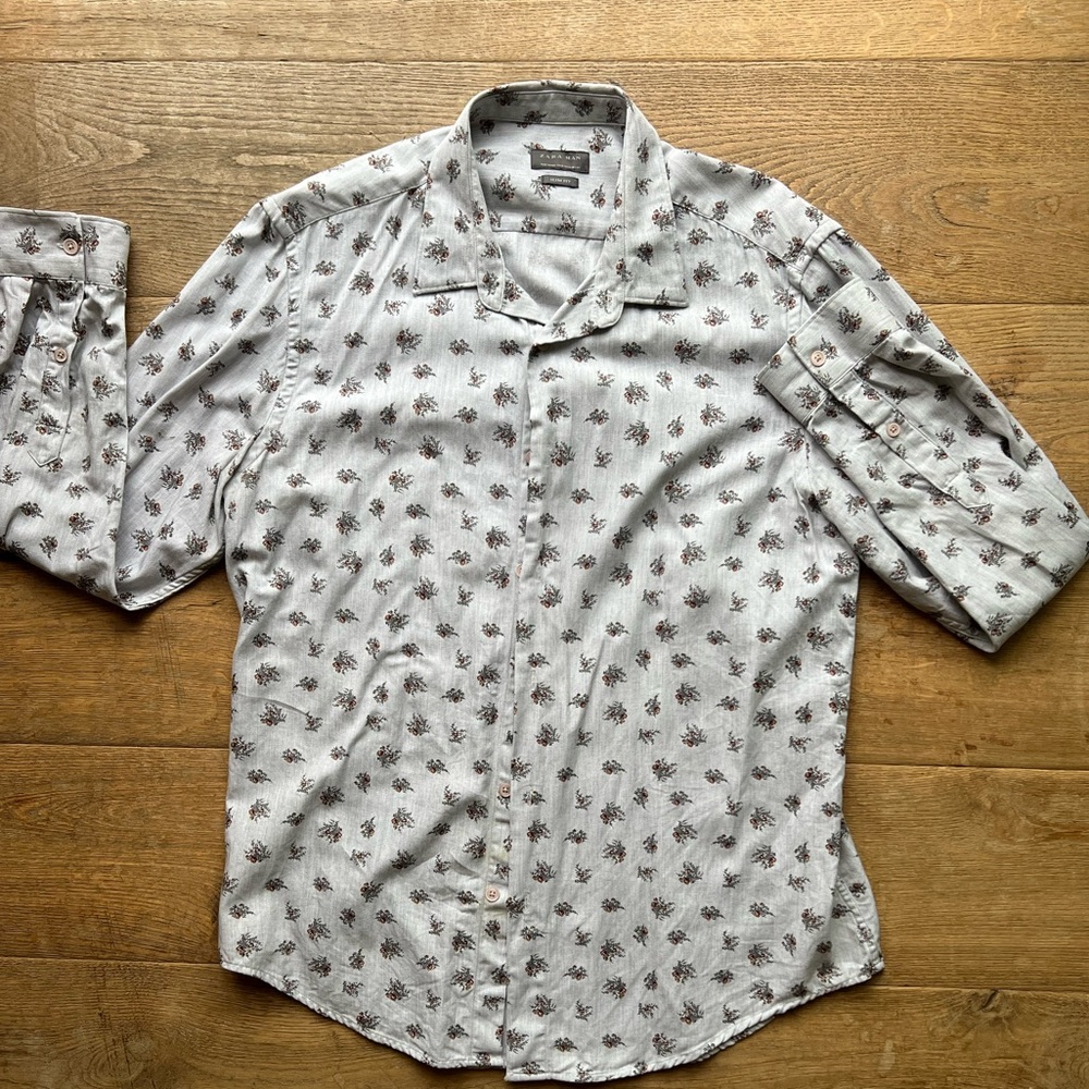Men’s XL Zara long sleeve button down casual dress shirt.